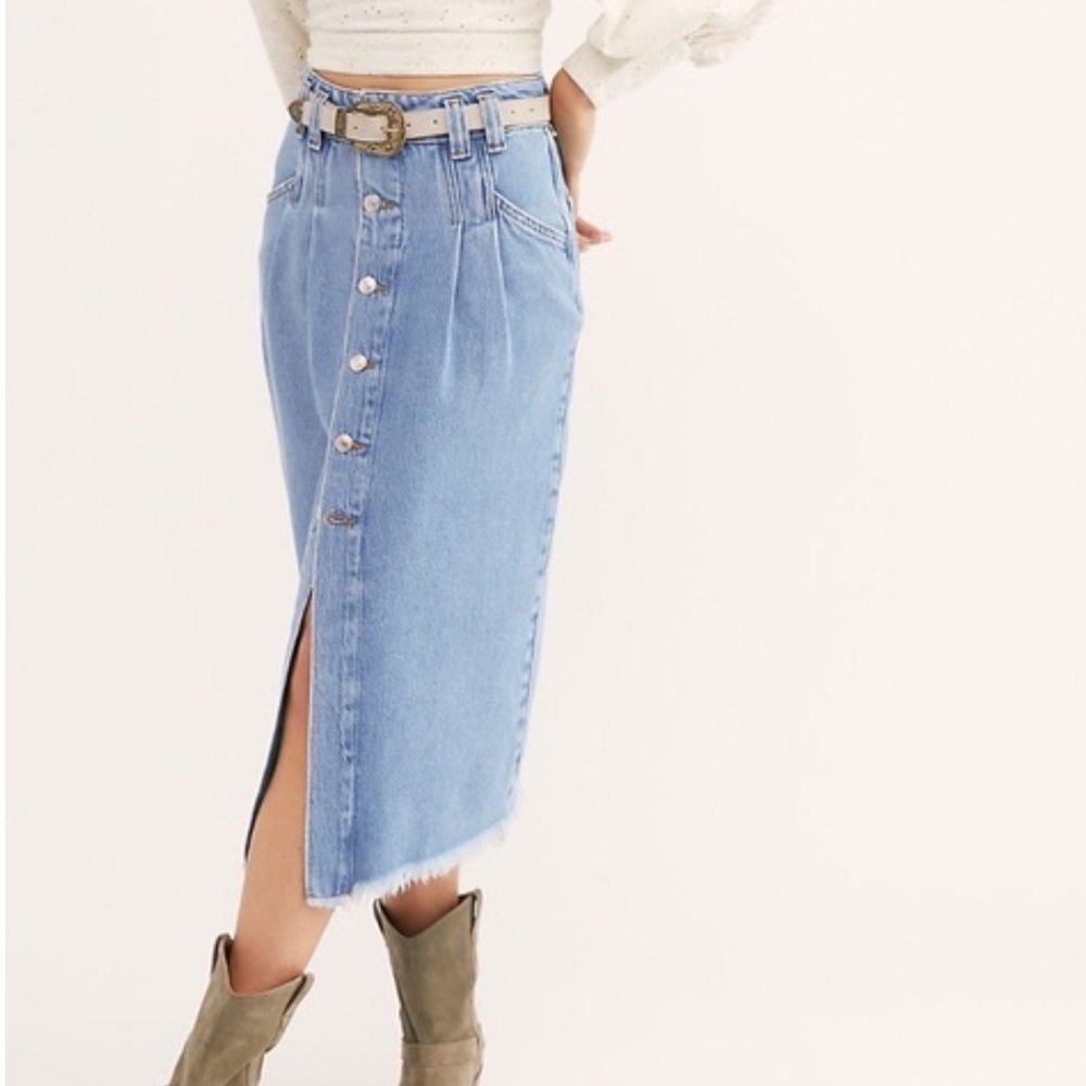 We The Free Denim Button Front Skirt.     Size-25
